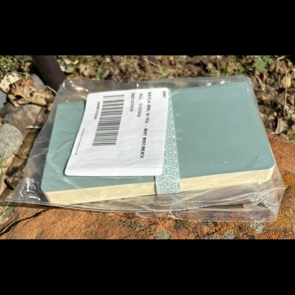 Anthropologie Journal with Pen - NEW - Picture 3 of 5